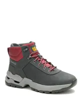 Bota de trekking Caterpillar modelo Surge Hiker, confeccionada en una combinación de nubuck encerado y malla de nailon. Presenta un diseño técnico en tonos gris y rojo, con entresuela de EVA ligera y suela de goma con tecnología SRX para mayor tracción y resistencia al deslizamiento.