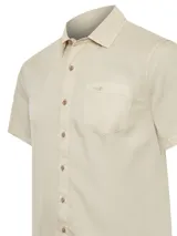 Camisa de manga corta RKF de tencel color marrón claro, con corte regular fit, botones frontales claros, bolsillo en el pecho con el logo del pato bordado al tono y cuello clásico.
