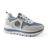 Championes urbanos Korium Allie, con plataforma, color celeste, gris y blanco.