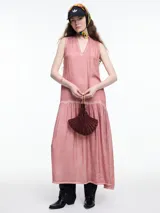 Vestido largo de viscosa con efecto gastado, escote halter con tira para anudar al cuello tipo choker y falda con recorte y frunces que aporta movimiento.