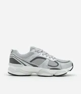 Championes de running Viko con diseño de paneles superpuestos en tonos gris y plateado. Presentan una combinación de malla técnica y detalles sintéticos, con suela de plataforma robusta y cierre mediante cordones.