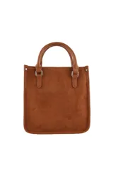 Cartera de mano Las Oreiro en color negro, con textura tipo gamuza, cierre frontal con bolsillo y correa ajustable extraíble.