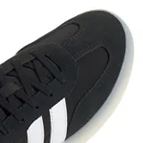 Championes urbanos Adidas Barreda Decode, color negro con las tres tiras características en blanco y suela translúcida de estilo chunky.