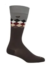 Calcetín de caña media para hombre, color marrón con diseño de rombos en la parte superior y logo de pato bordado.