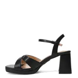 Sandalias negras de taco ancho y plataforma, con tiras cruzadas en la parte delantera y tira ajustable con hebilla en el tobillo.