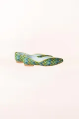 Ballerinas con tejido de relieve en zigzag en tonos verdes, jade y amarillo ribete en contraste. Con plantilla intercambiable de lana y piel.