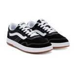 Championes Vans Cruze 3.0 de diseño urbano, color negro con detalles en blanco y suela de goma color miel. Confeccionados con capellada de gamuza, cordones blancos y la clásica franja lateral Sidestripe.