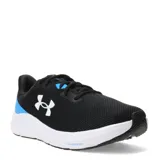 Championes de running Under Armour con tecnología Charged Cushioning en la entresuela. Presentan un diseño en color negro con detalles en azul brillante y el logo de la marca en blanco en el lateral. Confeccionados en tejido de malla transpirable con suela de goma resistente.