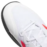 Championes de tenis Adidas Gamecourt 2.0, color blanco con detalles en rojo vibrante y suela negra. Presentan una parte superior de malla transpirable con refuerzos sintéticos, mediasuela de EVA para amortiguación y suela ADIWEAR para mayor durabilidad.