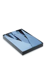 Set de chaleco, corbata y pañuelo de vestir color negro con diseño floral.