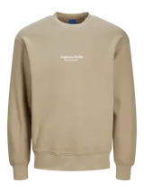 Buzo de cuello redondo y manga larga, corte relajado en color beige. Presenta el logotipo "Originals Studio" estampado en pequeño en el pecho.