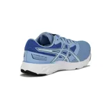 Championes de running Asics Fuzeblast Se, color celeste y azul, con parte superior de malla transpirable y suela blanca con detalles en negro.
