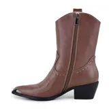 Bota texana negra de caña media, con puntera metálica y detalles de tachas y bordados.