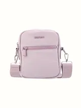 Bandolera pequeña color beige con cierre frontal y correa ajustable con logo de la marca estampado.