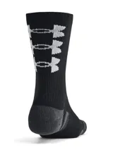 Pack de tres pares de medias deportivas Under Armour de caña media, color negro con detalles en blanco. Presentan diseño con amortiguación, paneles de malla para mayor transpirabilidad y soporte de arco integrado.