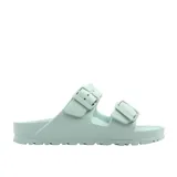 Sandalias Birkenstock Arizona Eva de goma color verde agua, con doble tira y hebillas ajustables.
