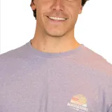 Remera lila jaspeada de manga corta, con logo de la marca Maui and Sons estampado en el pecho.