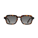 Lentes de sol Indie modelo Nido, con marco de carey y lentes grises degradadas. Diseño geométrico con bordes redondeados y patillas delgadas.