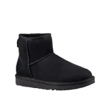 Botas cortas UGG Classic Mini II de gamuza color negro, con interior de piel de oveja y suela de goma.