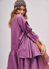 Casquete tejido a mano en croché tipo rejilla en motivos florales multicolor.