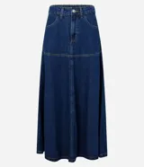 Pollera midi de jean azul, de corte evasé con recortes estructurales y tiro alto.