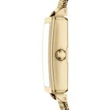 Reloj de pulsera Skagen con caja rectangular de acero inoxidable en tono dorado y esfera blanca minimalista. Incluye una malla de acero tipo milanesa y un par de aros a juego con diseño de nudo.