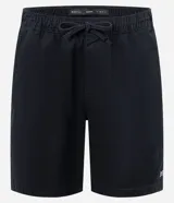Bermuda de sarga lavada color gris claro, de corte recto, con bolsillos laterales y presillas en la cintura.