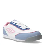 Championes urbanos Umbro modelo Lane Lady, color blanco con detalles en gris, violeta y celeste. Presentan una combinación de materiales sintéticos y gamuza, con suela de goma color caramelo y logo de la marca en el lateral.