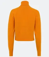 Blusa básica de punto marca Blue Steel, con cuello alto y manga larga. Confeccionada en tejido de punto recto con textura suave y cómoda.