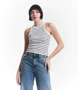 Musculosa básica de rib, color blanco con rayas horizontales negras y cuello redondo.