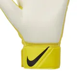 Guantes de fútbol Nike Goalkeeper Match para adulto, color blanco con detalles en rojo y negro. Cuentan con acolchado suave y superficie lisa para mejor agarre en condiciones secas y mojadas.