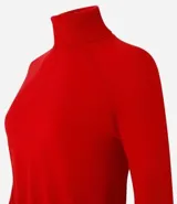 Blusa básica de punto marca Blue Steel, con cuello alto y manga larga. Confeccionada en tejido de punto recto con textura suave y cómoda.