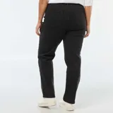 Pantalón de jean negro de corte recto y tiro alto.