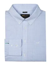 Camisa de manga larga RKF con estampado de cuadros pequeños en tonos celestes y blancos. Presenta cuello button-down, cierre frontal con botones, bolsillo en el pecho con logo bordado y puños con botones. Cuenta con tecnología resistente a las arrugas.