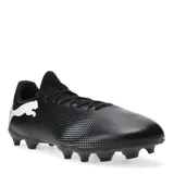 Championes de fútbol Puma Future 7 Play, diseñados para césped natural o artificial. Presentan un diseño en color blanco con detalles en negro, rosa y celeste, con suela de tacos estratégicamente ubicados para mayor tracción y agilidad.