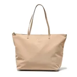 Cartera tipo tote bag de diseño minimalista en color beige, con cierre superior y doble asa de hombro. Presenta el logo de la marca grabado en el centro.