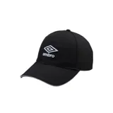 Gorra deportiva Umbro modelo Cup Hat, color negro con el logo y el nombre de la marca bordados en blanco en el frente.