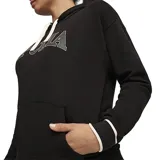 Buzo negro con capucha y cordones ajustables, de corte holgado y manga larga. Presenta un bolsillo tipo canguro y el logo de Puma estampado en el pecho.