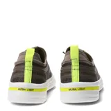 Championes urbanos Democrata modelo Ulite, color marrón oscuro con detalles en amarillo neón en el talón y suela blanca. Confeccionados en tejido de malla transpirable con refuerzos sintéticos y sistema de cordones.