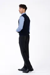 Chaleco azul marino de punto con cuello en V.