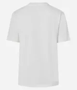 Remera blanca de algodón, corte slim fit, con cuello redondo y manga corta. Presenta un estampado bordado de flores rosadas y frutos con hojas verdes, acompañado de un pequeño texto en la parte inferior.