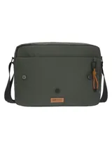 Maletín unisex de diseño funcional, color verde oscuro, con solapa frontal y cierre de hebilla. Cuenta con correa ajustable y removible, compartimento principal con cierre impermeable y espacio interior para laptop.