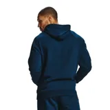 Canguro Under Armour de hombre, color negro, corte suelto, confeccionado en tela de polar con mezcla de algodón, con interior cepillado, gorro cruzado ajustable, bolsillo frontal tipo canguro, dobladillo y puños acanalados, mangas raglán y logotipo de parche tejido.