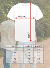 Remera negra de corte clásico, con estampado en la espalda con el texto "San Diego", flores y "California Tribe Brand".