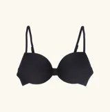 Soutien con copa preformada color arena, de microfibra y breteles regulables.