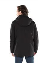 Campera negra de poliéster con cuello alto y capucha, cierre de cremallera, bolsillos laterales con cremallera y logo de Calvin Klein.