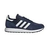 Championes Adidas modelo Forest Grove, color azul marino con las icónicas tres tiras laterales en blanco. Presentan una combinación de gamuza y malla en el exterior, con una entresuela blanca texturizada y suela de goma negra.