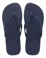 Ojotas Havaianas color azul marino con textura en la plantilla y logo en las tiras.