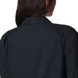 Camisa de manga larga Columbia, modelo Silver Ridge Utility, color negro. Presenta cuello clásico, cierre frontal con botones, dos bolsillos frontales en el pecho y paneles de ventilación. Confeccionada en tejido técnico hidroabsorbente con protección solar.