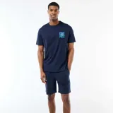 Conjunto de pijama compuesto por una remera de manga corta y un short, ambos en color azul marino. La remera presenta un estampado pequeño en el pecho con el logo de One Piece en color celeste.